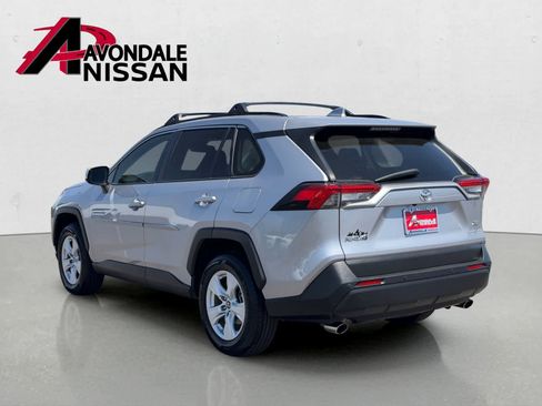 Used 2019 Toyota RAV4 XLE w/ Convenience Package FWD image 4