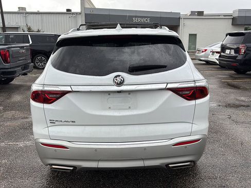 Used 2024 Buick Enclave Essence AWD/4WD image 6