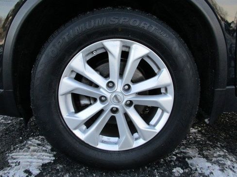 Used 2016 Nissan Rogue SV w/ SV Premium Package image 13