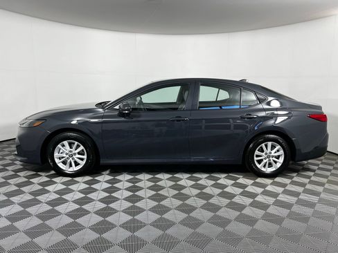 Used 2026 Toyota Camry LE w/ Convenience Package image 8