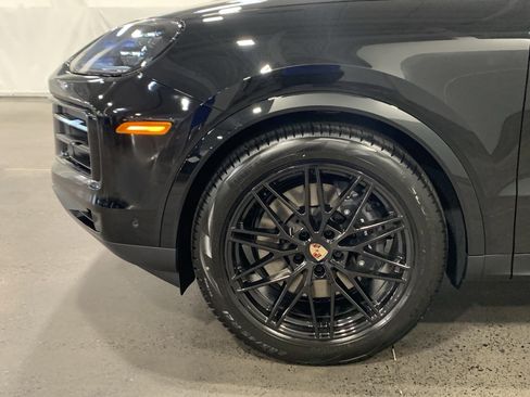 New 2026 Porsche Cayenne Coupe image 34