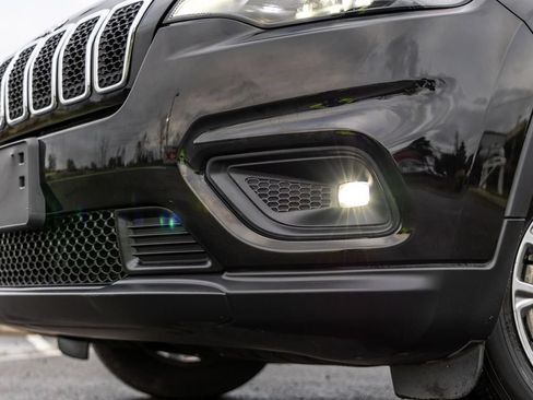 Used 2019 Jeep Cherokee Latitude Plus AWD/4WD image 5