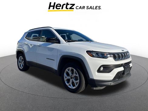 Used 2025 Jeep Compass Latitude image 1