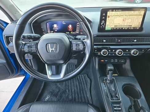 Used 2022 Honda Civic Touring image 9