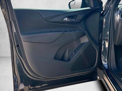 Used 2023 Chevrolet Equinox RS image 17