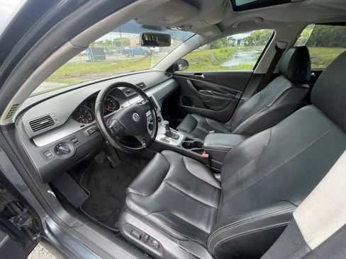 Used 2009 Volkswagen Passat Komfort FWD image 16