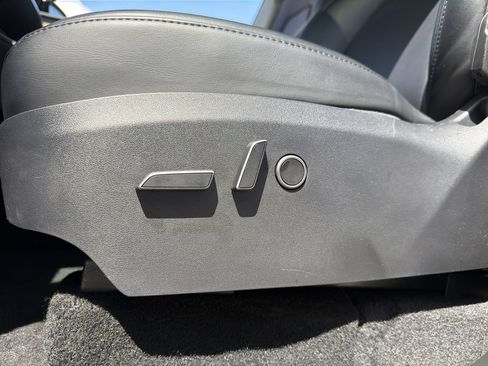 Used 2023 Tesla Model Y Performance AWD/4WD image 14