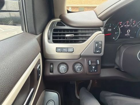 Used 2017 GMC Yukon Denali AWD/4WD image 13