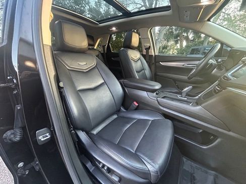 Used 2017 Cadillac XT5 Luxury w/ Driver Awareness Package image 26