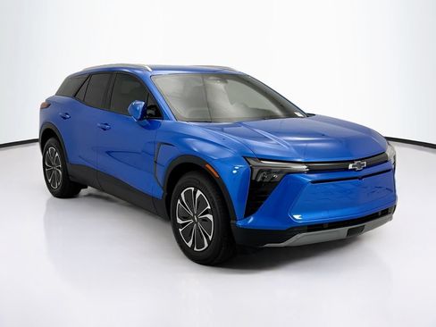 Used 2025 Chevrolet Blazer EV LT AWD/4WD image 3