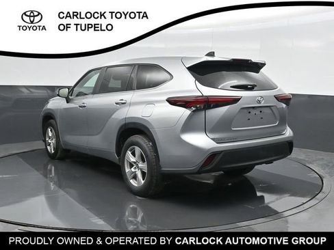 Used 2024 Toyota Highlander LE image 9