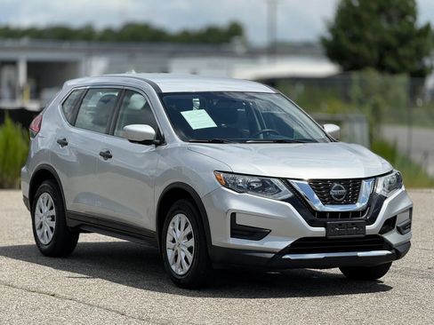 Used 2018 Nissan Rogue S AWD/4WD image 1