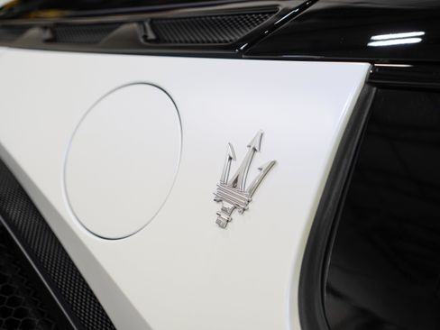 Used 2023 Maserati MC20 Coupe RWD image 28