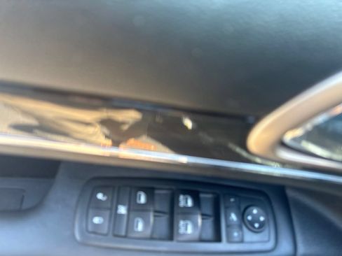 Used 2017 Jeep Grand Cherokee Overland w/ Jeep Active Safety Group AWD/4WD image 17