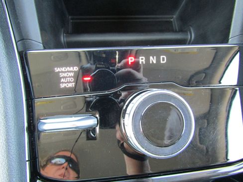 Used 2023 Jeep Grand Cherokee Limited image 37