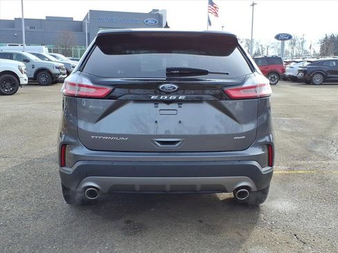Used 2024 Ford Edge Titanium image 6