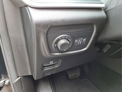 Used 2025 Jeep Grand Cherokee Altitude AWD/4WD image 22