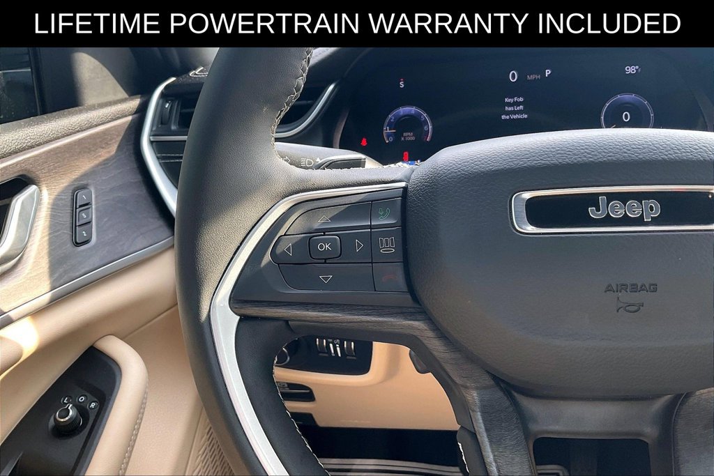 Used 2025 Jeep Grand Cherokee L Limited w/ Luxury Tech Group II RWD image 16