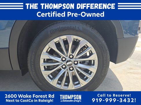 Certified 2025 Cadillac XT4 Premium Luxury FWD image 33