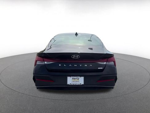 Used 2026 Hyundai Elantra Hybrid FWD image 12