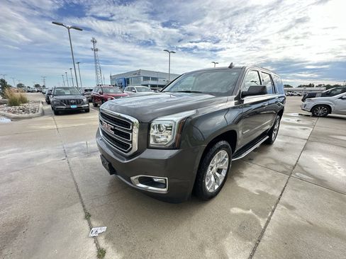 Certified 2019 GMC Yukon SLT w/ Open Road Package AWD/4WD image 18