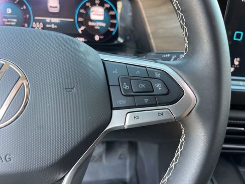 Used 2024 Volkswagen Atlas SE FWD image 16