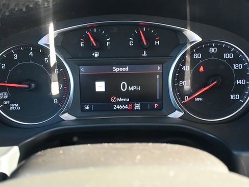 Used 2023 GMC Acadia SLE w/ Driver Convenience Package image 15