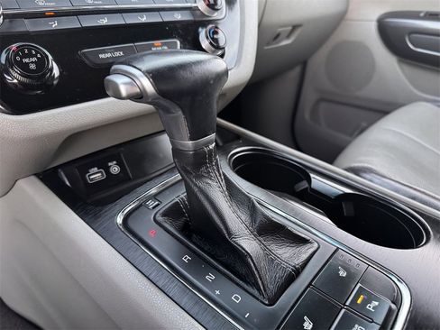 Used 2017 Kia Sedona LX w/ LX Essentials Premium Package image 20