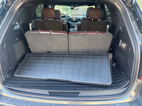 Used 2020 Ford Explorer Platinum w/ Premium Technology Package image 10