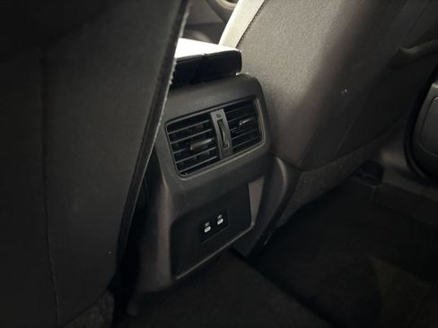 Used 2025 Nissan Rogue SV FWD image 24