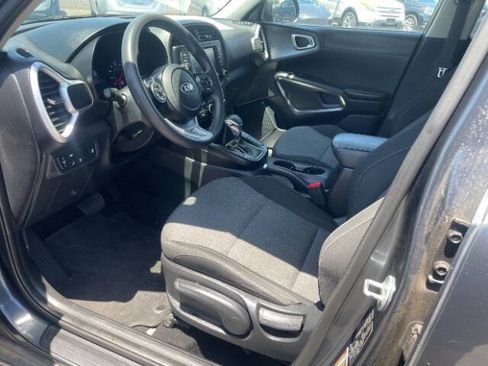 Used 2020 Kia Soul S FWD image 10