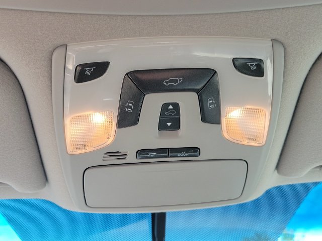 Used 2014 Toyota Sienna XLE FWD image 24