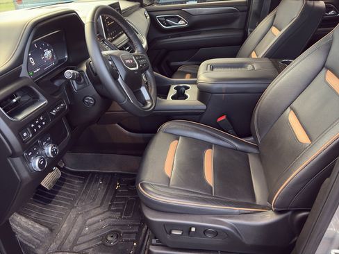 Used 2024 GMC Yukon AT4 w/ Technology Package image 2