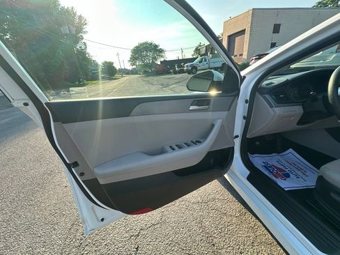 Used 2018 Hyundai Sonata SE w/ Cargo Package FWD image 17
