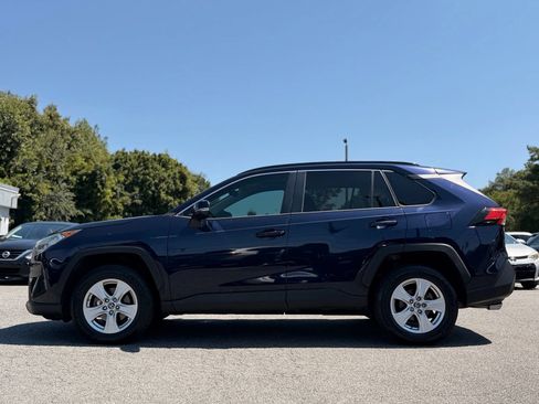 Used 2019 Toyota RAV4 XLE FWD image 2