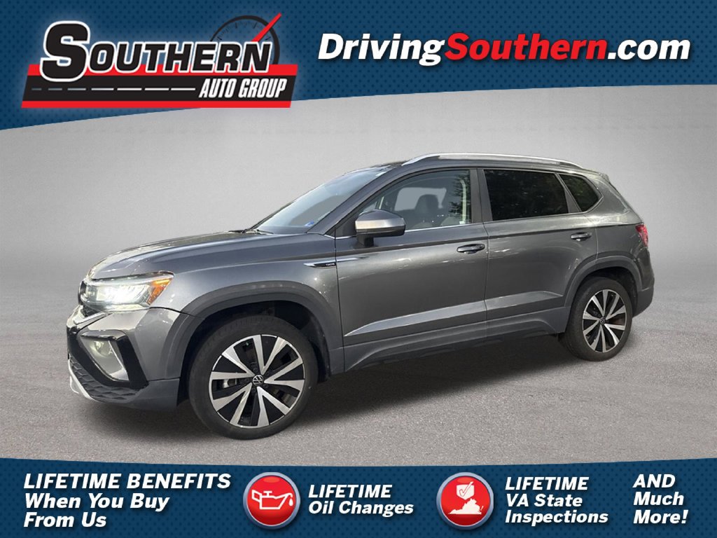 Used 2023 Volkswagen Taos SE FWD image 1
