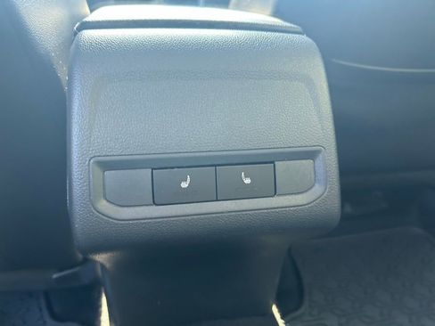 Certified 2021 Volkswagen Jetta SE w/ SE Cold Weather Package image 41