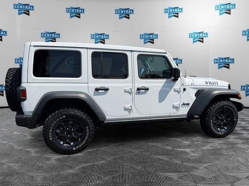 Used 2023 Jeep Wrangler Unlimited w/ Sun & Screen Package AWD/4WD image 7