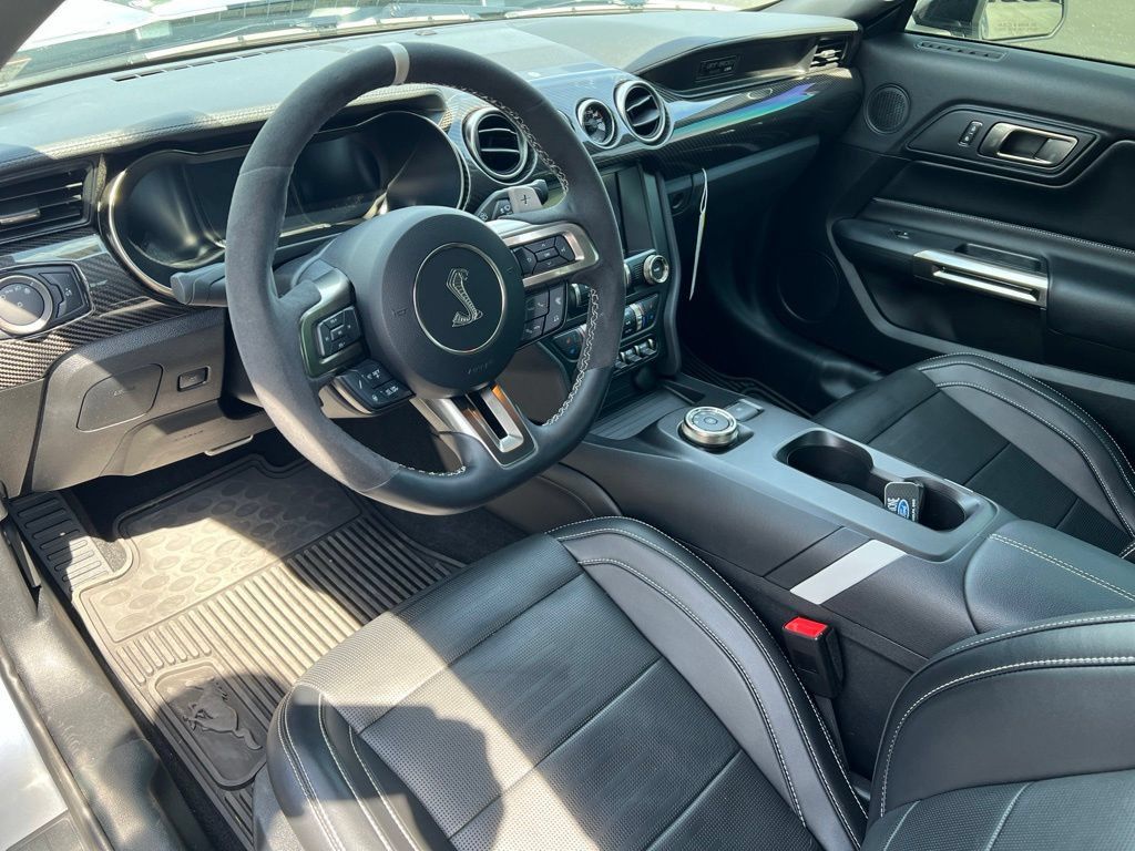 Used 2020 Ford Mustang Shelby GT500 w/ Technology Package RWD image 5