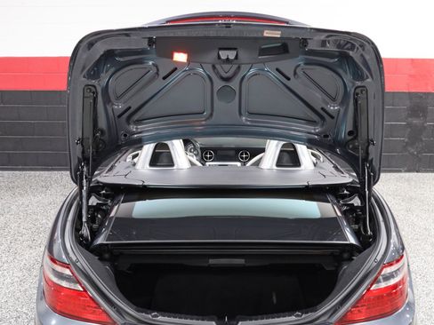 Used 2013 Mercedes-Benz SLK 250 image 33