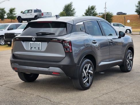 Used 2026 Nissan Kicks SV w/ SV Premium Package FWD image 5