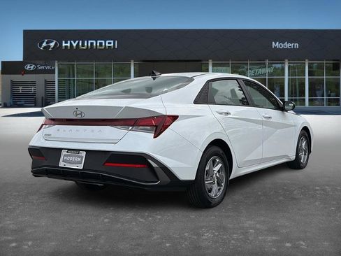 New 2026 Hyundai Elantra SE w/ Cargo Package image 3