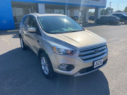 Used 2017 Ford Escape SE w/ SE Cold Weather Package image 8