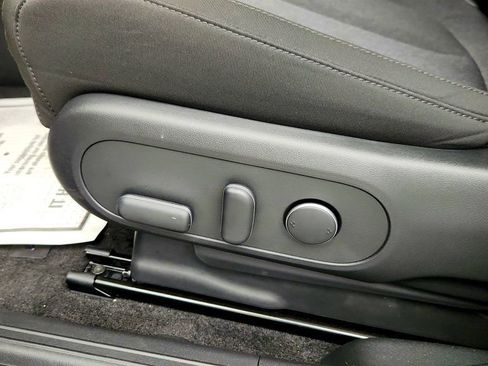Used 2025 Hyundai Ioniq 5 SE image 10