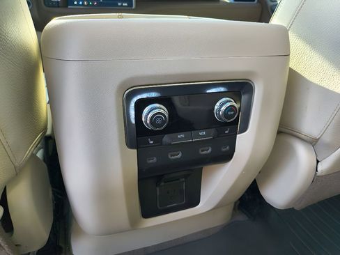 Used 2021 GMC Yukon Denali w/ Denali Ultimate Package RWD image 37