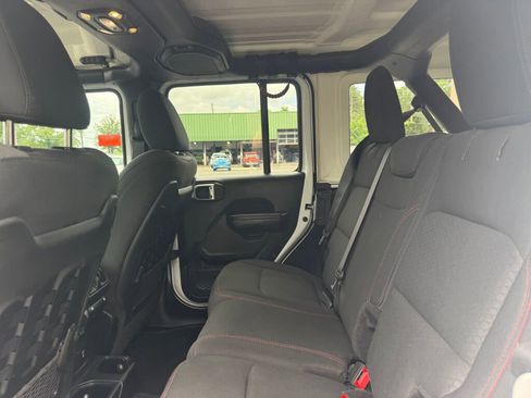 Used 2019 Jeep Wrangler Unlimited Rubicon w/ Cold Weather Group image 22