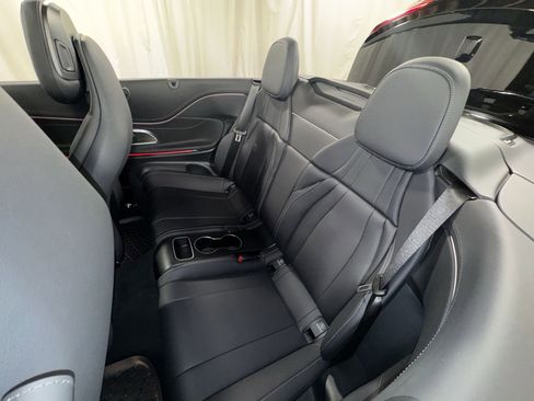 Used 2024 Mercedes-Benz CLE 300 4MATIC Cabriolet image 30