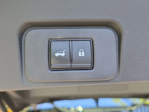 Certified 2023 Nissan Rogue Platinum FWD image 13