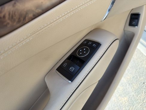 Used 2015 Mercedes-Benz SL 550 image 15