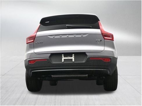 New 2026 Volvo XC40 B5 Core AWD/4WD image 24